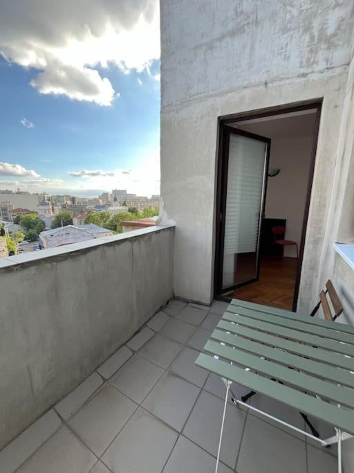 Downtown Unirii Square Private Economy Rooms With Shared Amenities Bucharest Exterior photo
